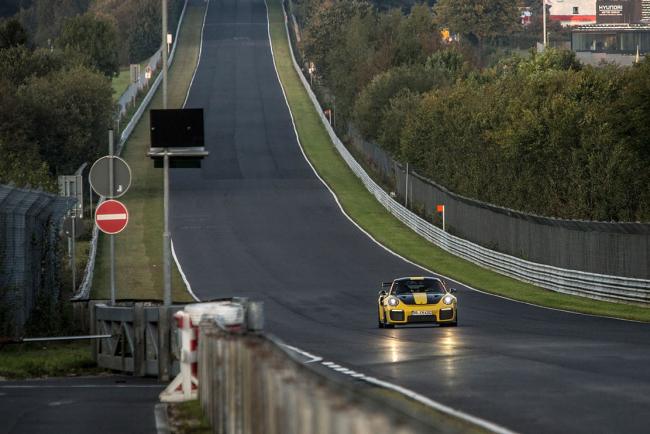 Porsche 911 gt2 rs un chrono record de 6 47 secondes sur le nurb 