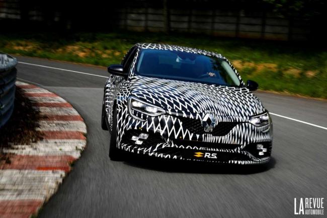 La renault megane rs fait une pause a spa avant le salon de francfort 