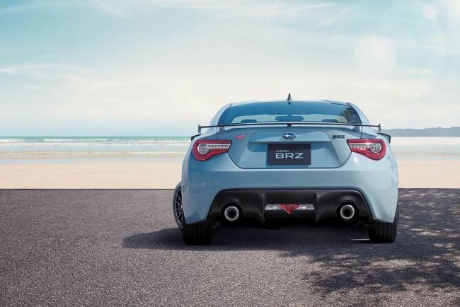 Subaru brz sti sport que des badges sti sur la carrosserie 