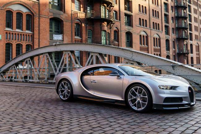 Une francaise a la laquo porte sur le monde raquo la bugatti chiron arrive a hambourg 