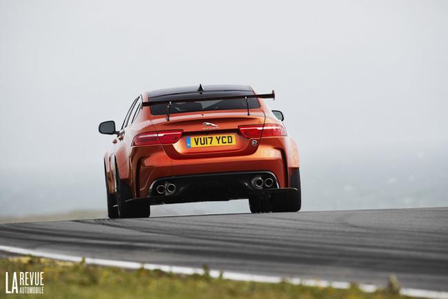 La jaguar xe sv project 8 vise un record sur le nurburgring 