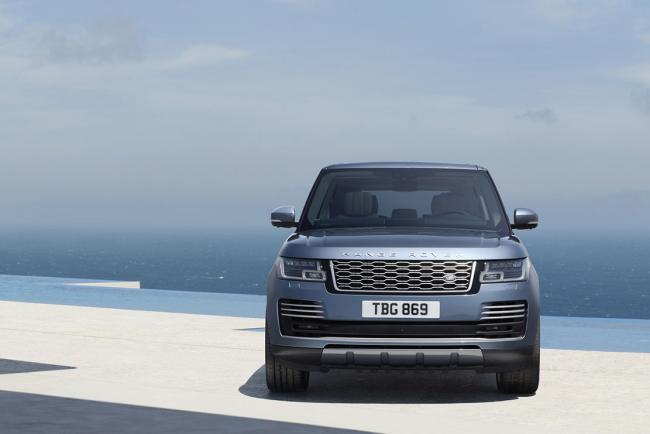 Le range rover passe a l hybride rechargeable avec le p400e 