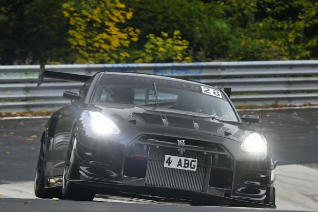 Litchfield va chasser un record au nurb avec une nissan gt r modifiee 