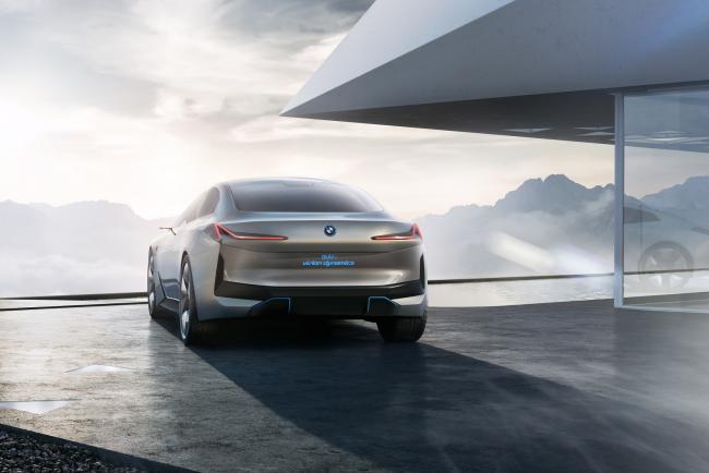 Bmw ivision dynamics tesla dans le viseur 