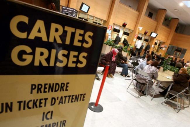 Faire sa carte grise en ligne pas vraiment gratuit 