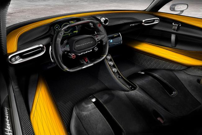 Hennessey venom f5 l habitacle se montre 