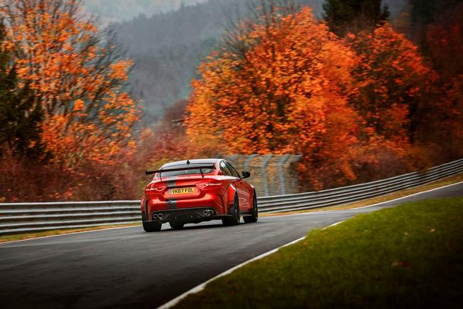 Jaguar xe sv project 8 record des berlines sur la nordschleife 