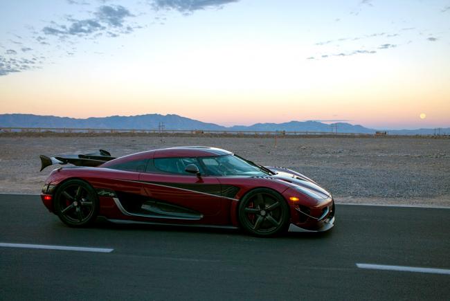 Le record de la koenigsegg agera rs en video 