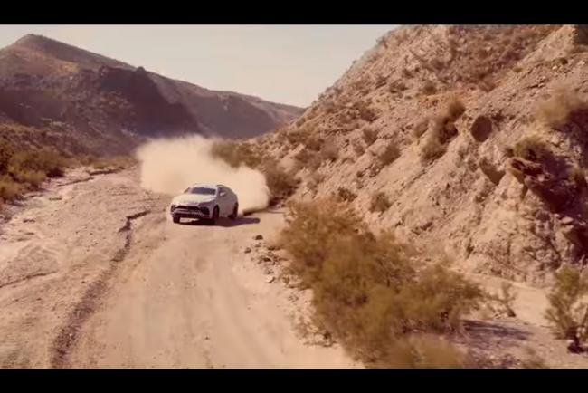 Lamborghini urus suite au sable et a la neige voici la terre 