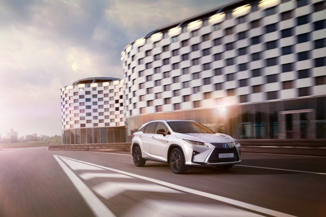 Lexus rx sport pour un look plus dynamique 