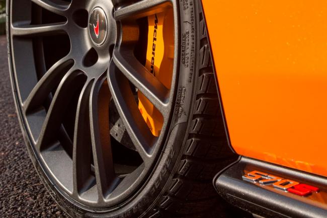 Mclaren lance une offre de jantes et pneus pour l hiver 