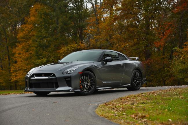 Nissan gt r pure une entree de gamme a moins de 100 000 dollars 