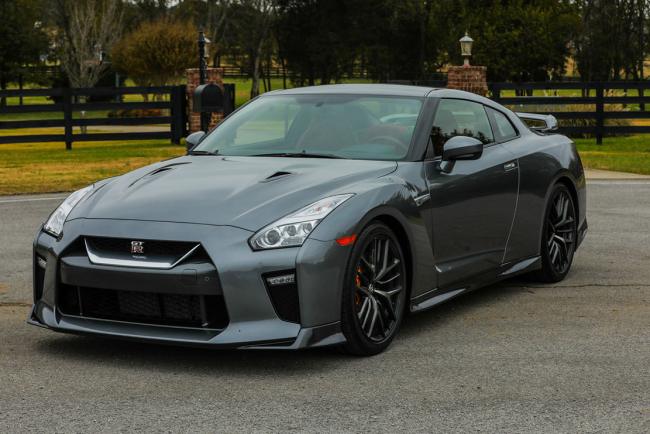 Nissan gt r pure une entree de gamme a moins de 100 000 dollars 