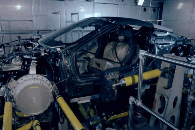 La bmw i8 roadster est sur les chaines de montage 