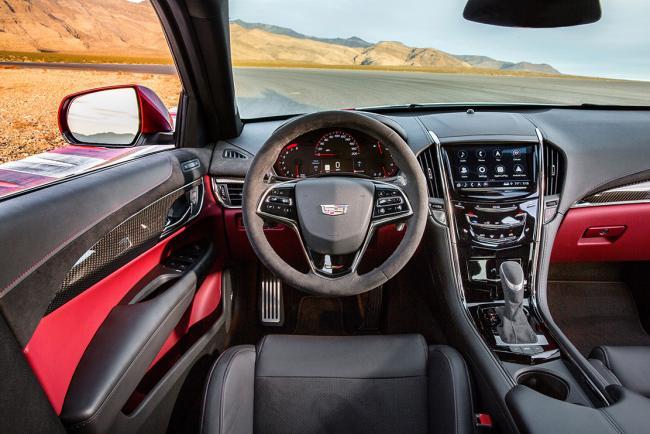 Cadillac ats v et cts v championship edition pour feter la victoire 