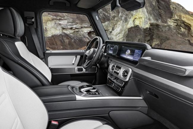 Le prochain mercedes classe g montre son interieur 