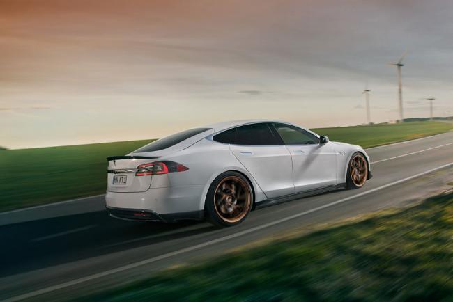 Novitec plonge dans le monde du silence avec la tesla model s 