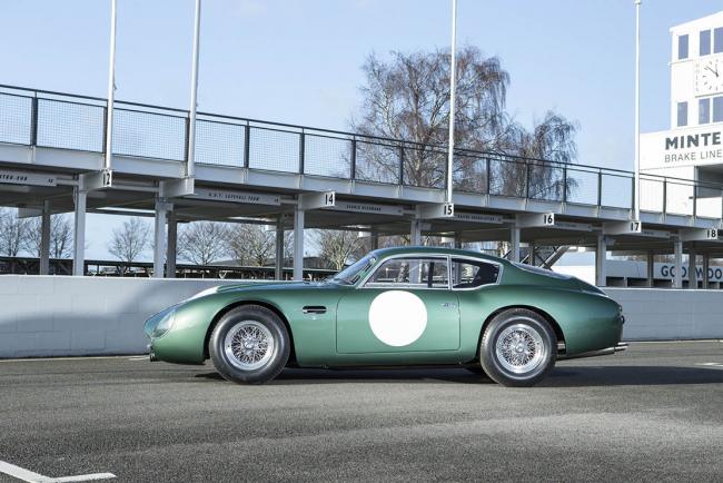 Une aston martin db4 gt zagato vise un record aux encheres 