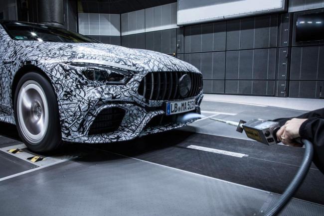 Mercedes AMG GT4 : elle arrive au salon de Genève