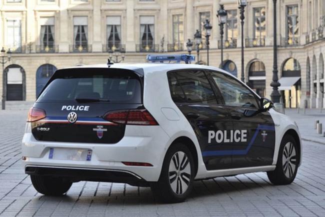 Volkswagen e-Golf pour la police : vous avez le droit de garder le silence !