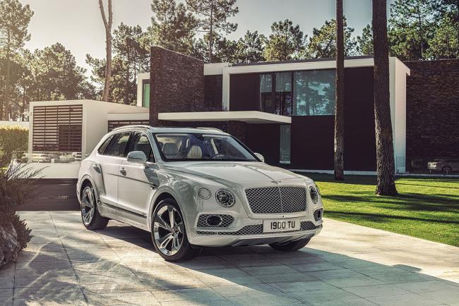 Bentley bentayga hybrid il prend la fuite avant sa presentation 