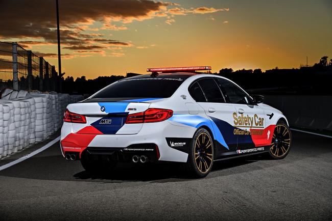 Bmw m5 s engage pour securiser les manches de motogp 