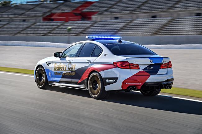 Bmw m5 s engage pour securiser les manches de motogp 