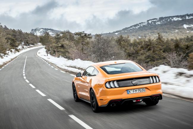 Ford mustang 2018 simple mise a jour 