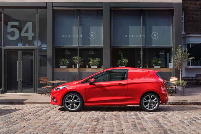 Ford fiesta van un utilitaire connecte et urbain 