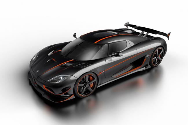 Koenigsegg agera rs la cour est vide 