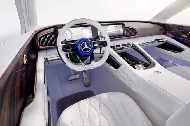 Le mercedes maybach ultimate luxury prend la fuite 