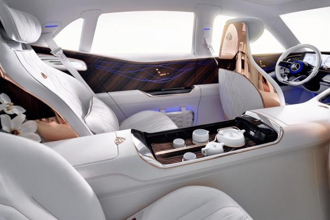 Le mercedes maybach ultimate luxury prend la fuite 