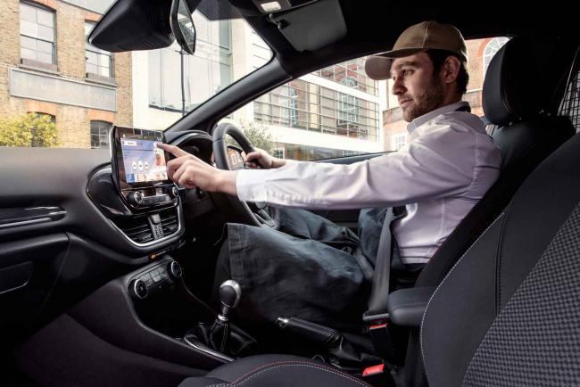 Ford fiesta van un utilitaire connecte et urbain 