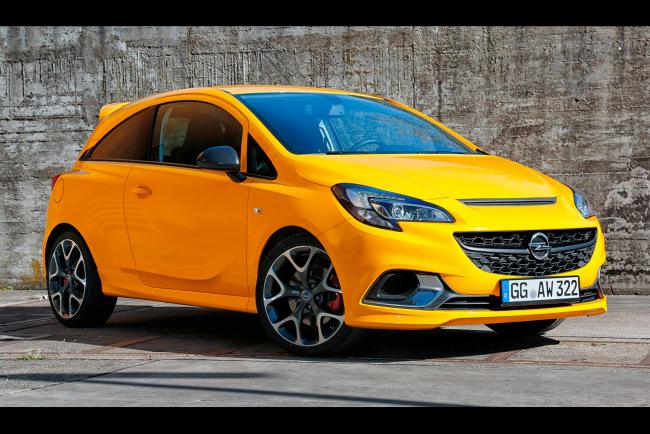 Opel corsa gsi petite joueuse 