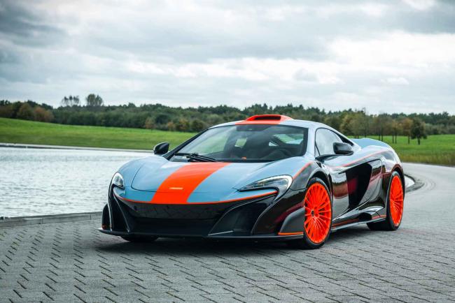 Une McLaren 675LT aux couleurs de la McLaren F1 GTR Longtail