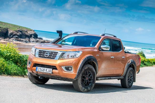 Nissan navara off roader at32 deux versions pour toujours plus de tout terrain 