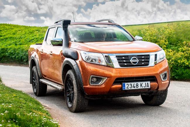 Nissan navara off roader at32 deux versions pour toujours plus de tout terrain 