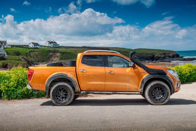 Nissan navara off roader at32 deux versions pour toujours plus de tout terrain 