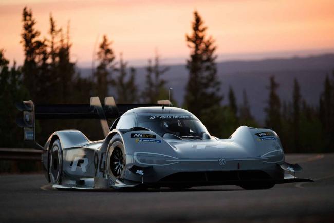 Volkswagen passe a l electrique pour remporter pikes peak 