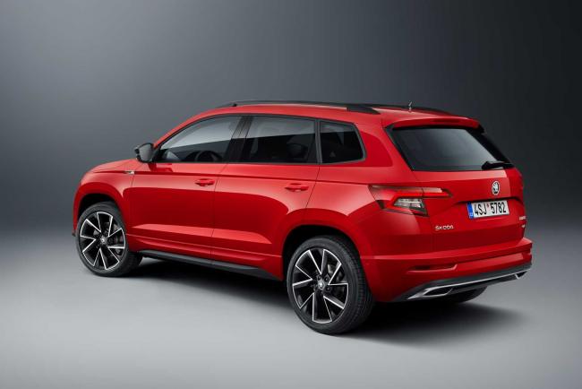 Skoda karoq sportline des moteurs et un look sportif 