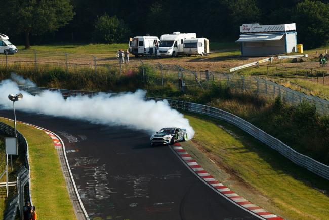 Ford mustang rtr un drift record sur le nurburgring 