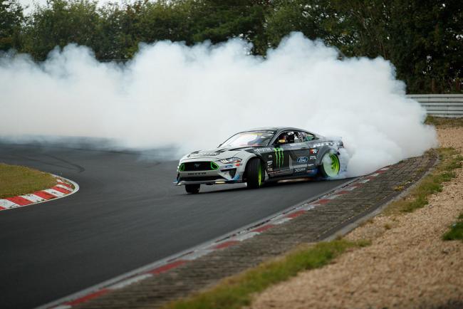 Ford mustang rtr un drift record sur le nurburgring 