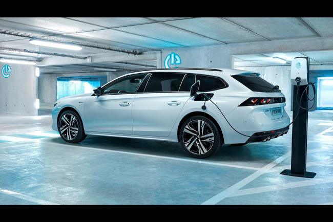 Peugeot annonce les 508 et 3008 hybrides 