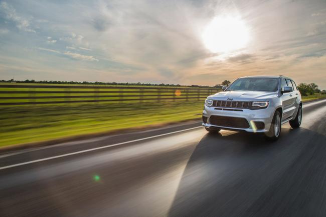 Hennessey hpe1200 un grand cherokee plus rapide que la mclaren senne 