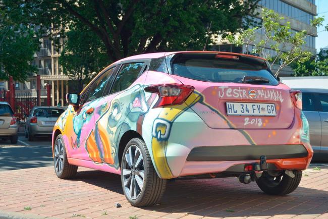 Quand la nissan street art se transforme en toile de rue 