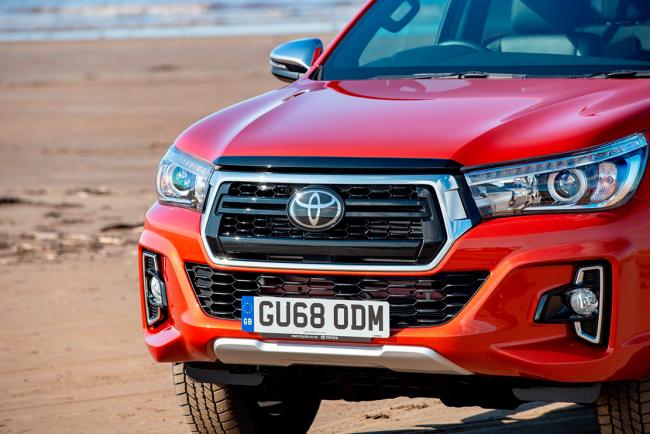 Toyota Hilux : invincible X, un nouveau haut de gamme