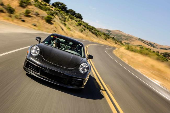 Nouvelle porsche 911 992 des essais au parquet 