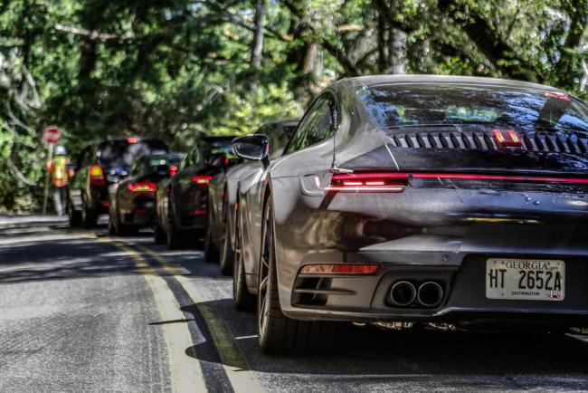 Nouvelle porsche 911 992 des essais au parquet 