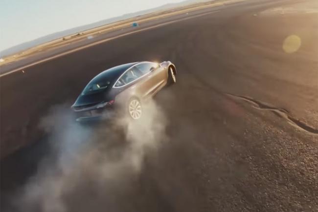 Tesla Model 3 : un track mode pour faire du drift