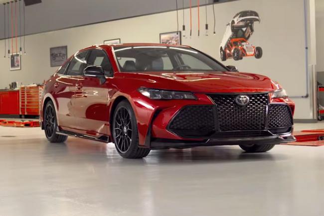 Toyota présente les Camry et Avalon TRD